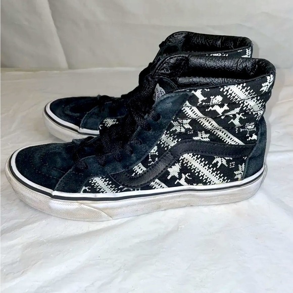 Vans Other - Vans SK8 Hi Classic Mens Size 5 Black/White Reindeer, Skull, Tree Women’s 6.5
